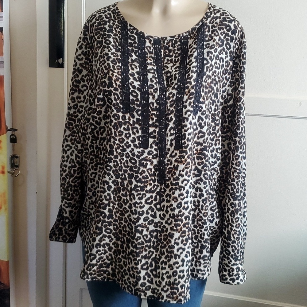 Chico’s Long Sleeve Leopard Print Top Size 3